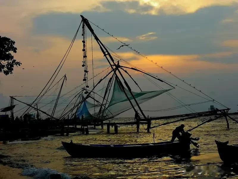 在阿富汗生活的女人，那日子真不是一般的难。大量难民被遣返，阿塔收紧限制，女性工作