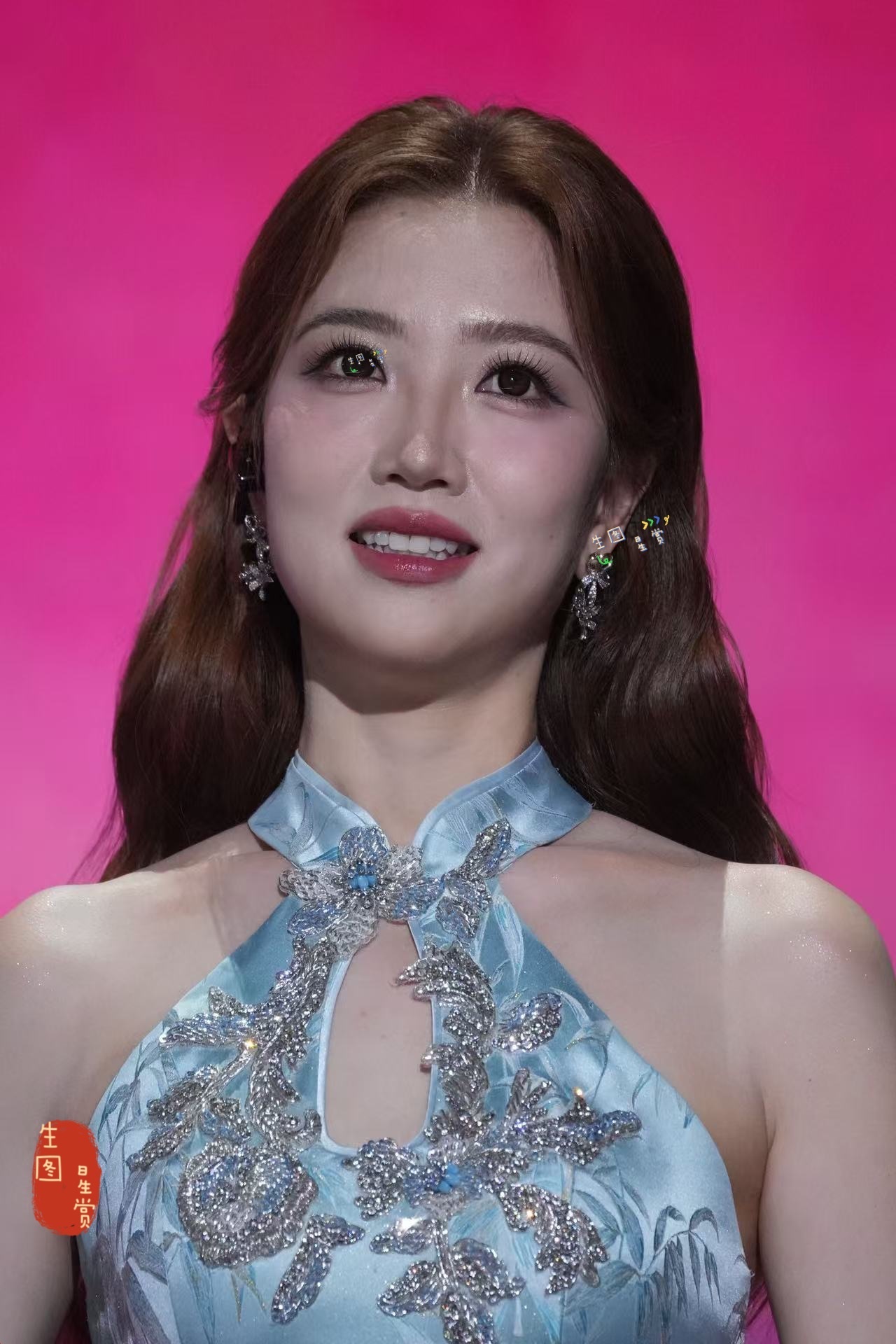 张纯烨华彩传承晚会生图掉落美美的纯烨