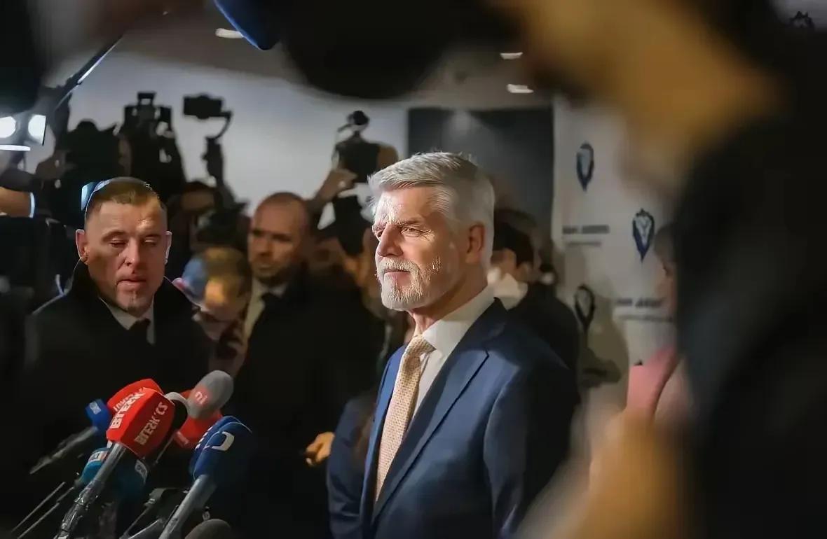 捷克在想干嘛？
捷克政客近期在涉台问题上挑衅中国，中方直接宣布“断绝任何来往”。