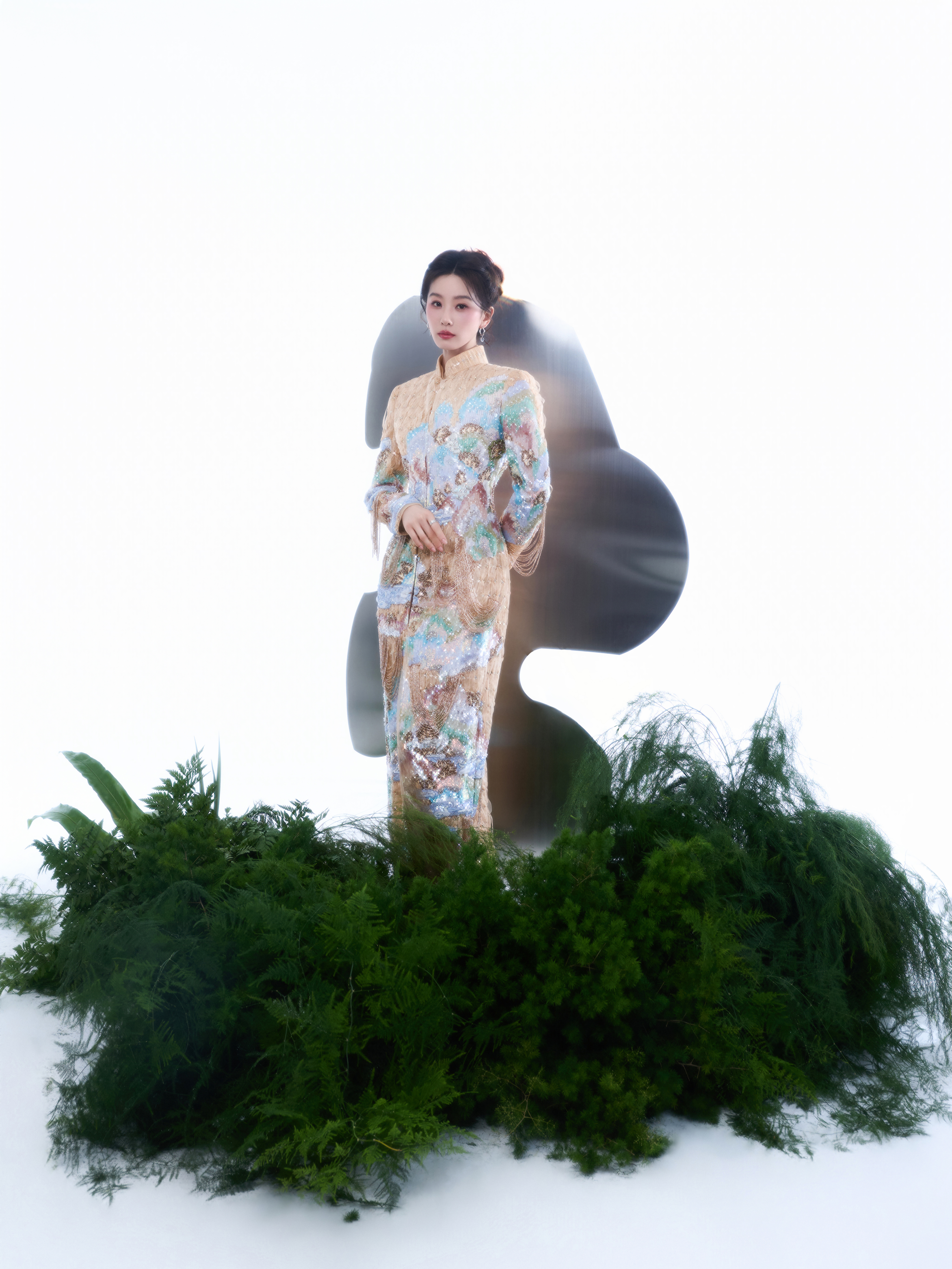 刘诗诗 锦鞍承好梦，骏马赴新程。祝大家马年大吉，福暖四季，万事顺遂！🐎 