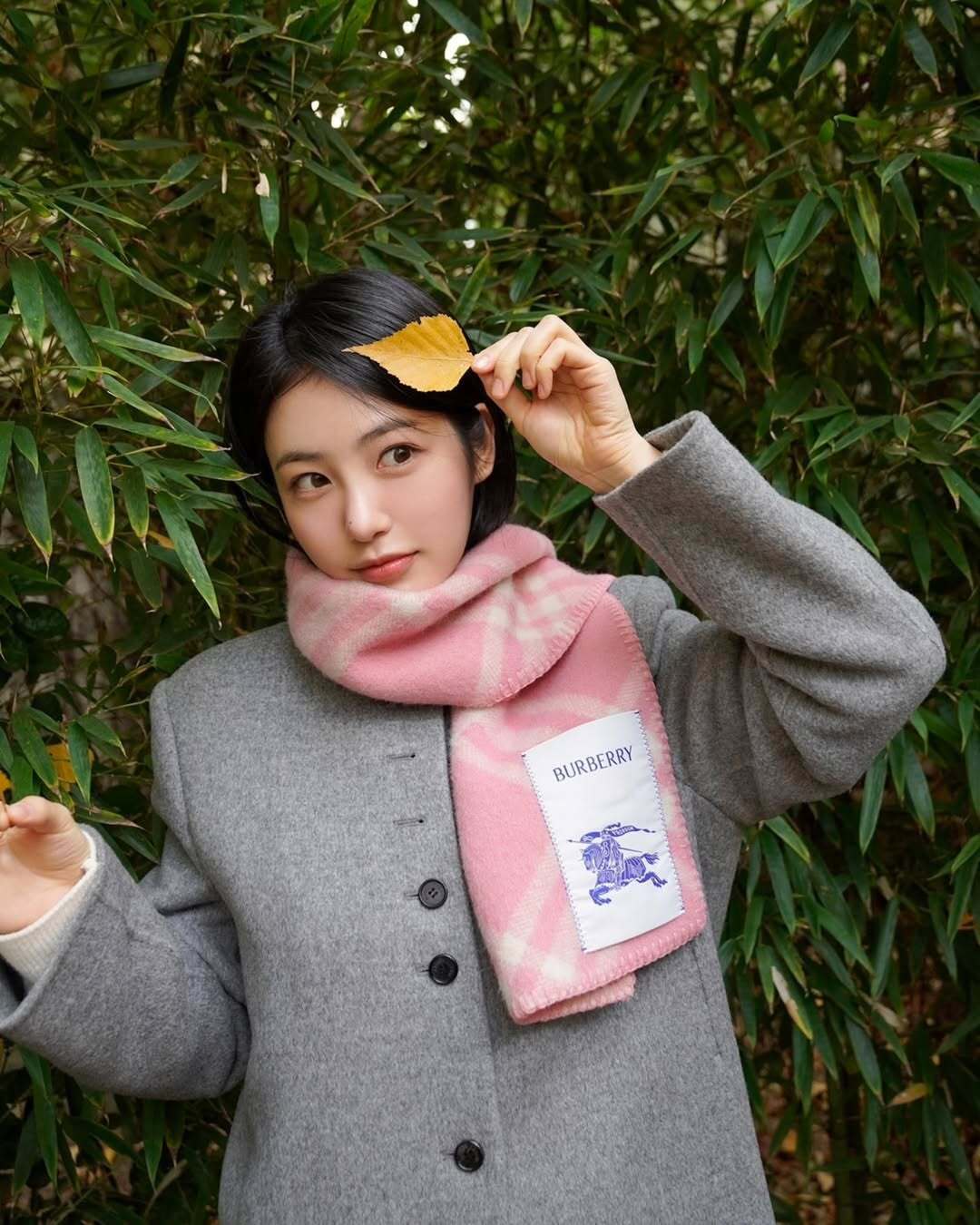 辛叡恩的粉色Burberry围巾🧣这个颜色也美诶