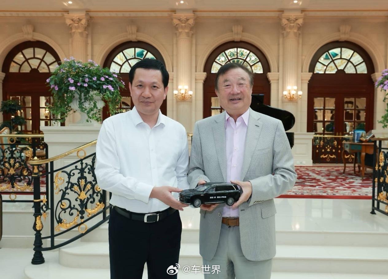 9月22日，东风汽车总经理、党委副书记冯长军赴深圳，与华为创始人任正非及华为高层