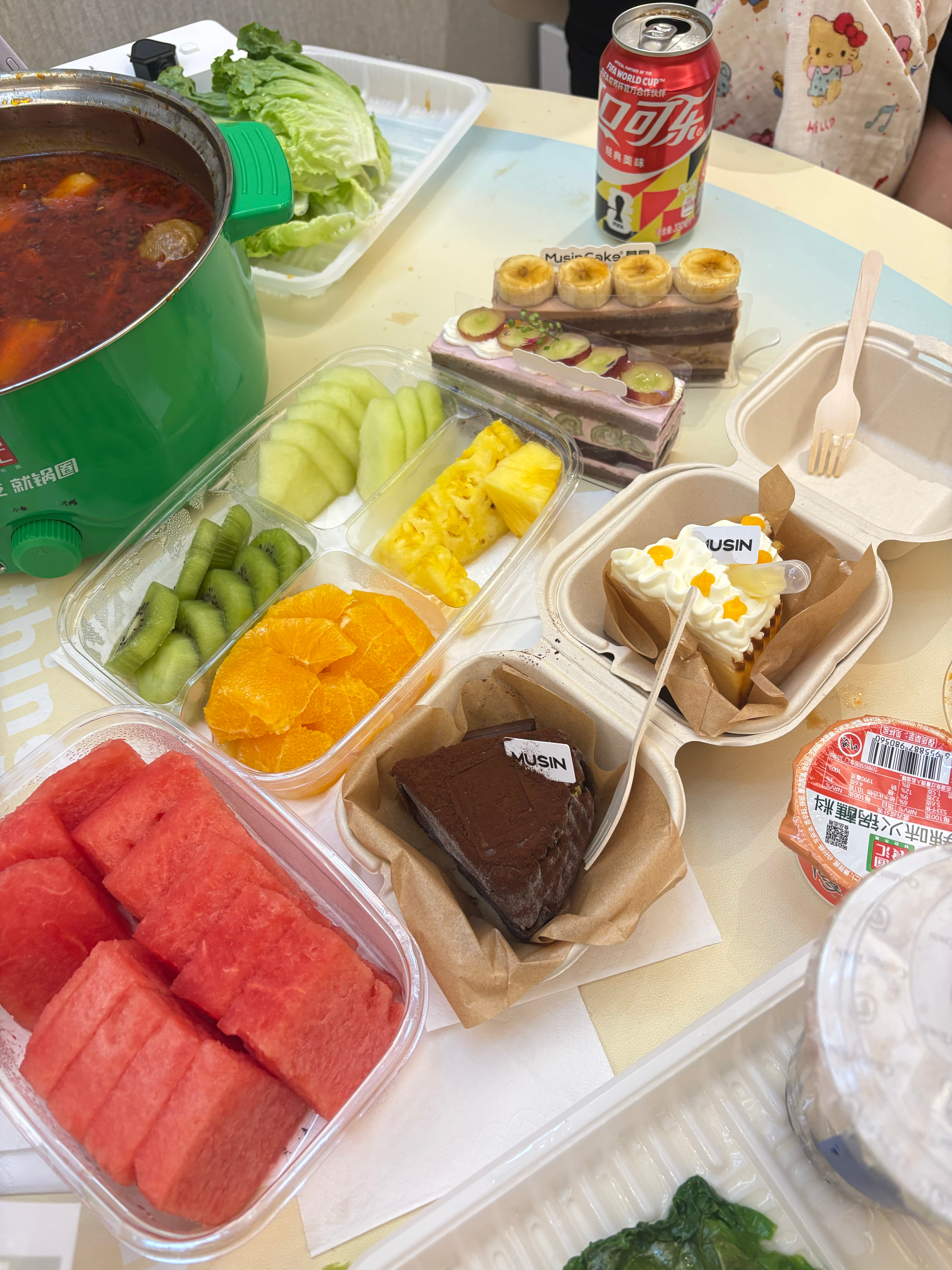 剪完了 还在审核！可能要明天发！猜我在谁家吃晚饭