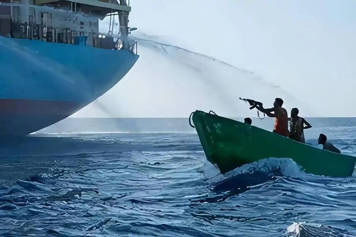 一石三鸟！
伊朗扣船绝不是冲动报复，真正目标直指美国命门，全球航运危险了。
 