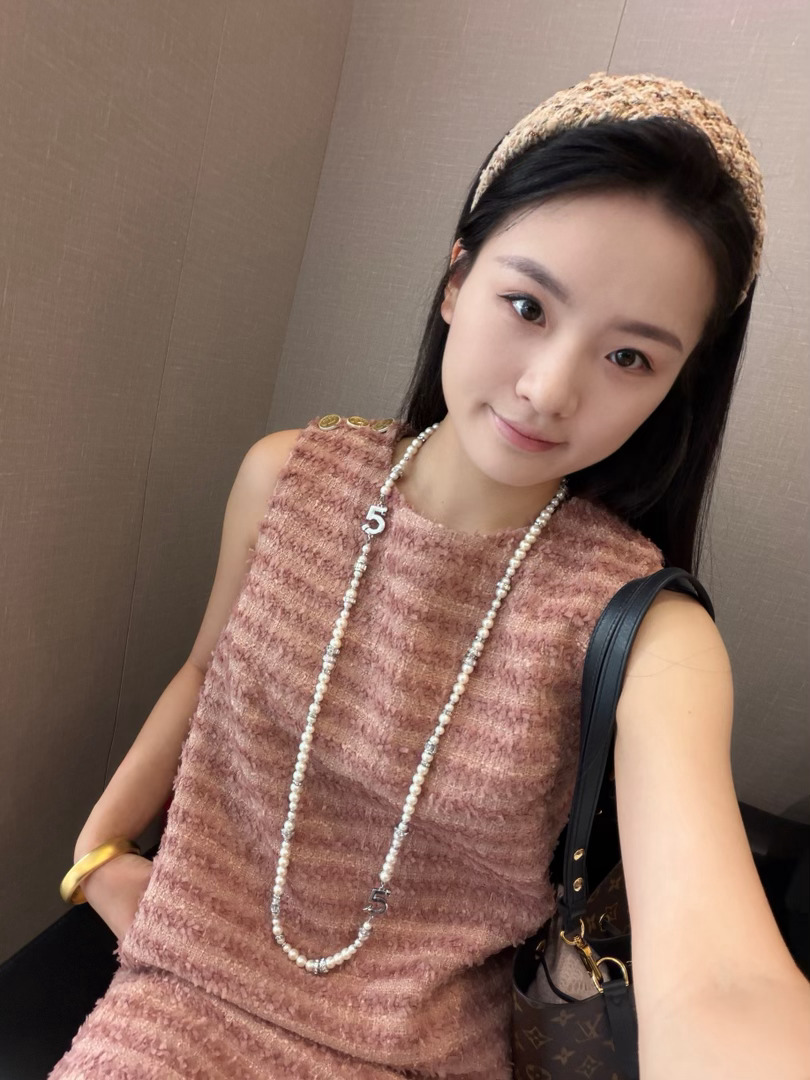好几个英氏内搭还没穿呢就小了哎😑可出（德绒材质）小胖子是真的买衣服很不容易～今