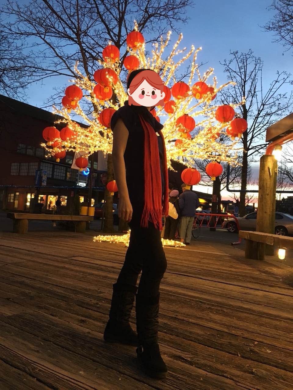 海外年味  维多利亚秘密天使的翅膀🪽[笑cry]温哥华找到的一个挂满灯笼的灯树