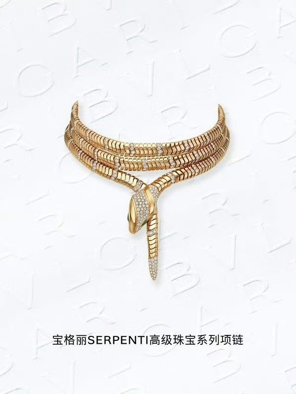 <Switchblade>MV上身宝格丽Serpenti  Tubogas 系列