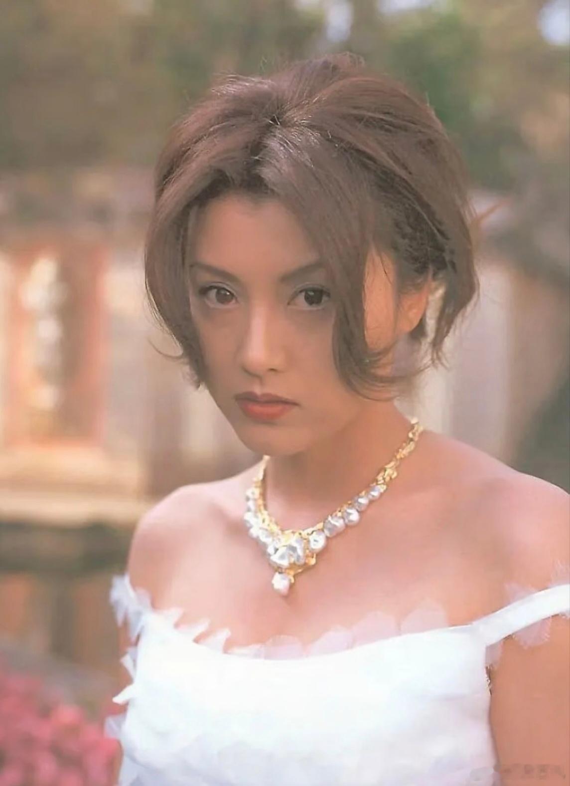 藤原纪香：在电影、电视剧和广告都大放异彩的女星之一！ ​​​