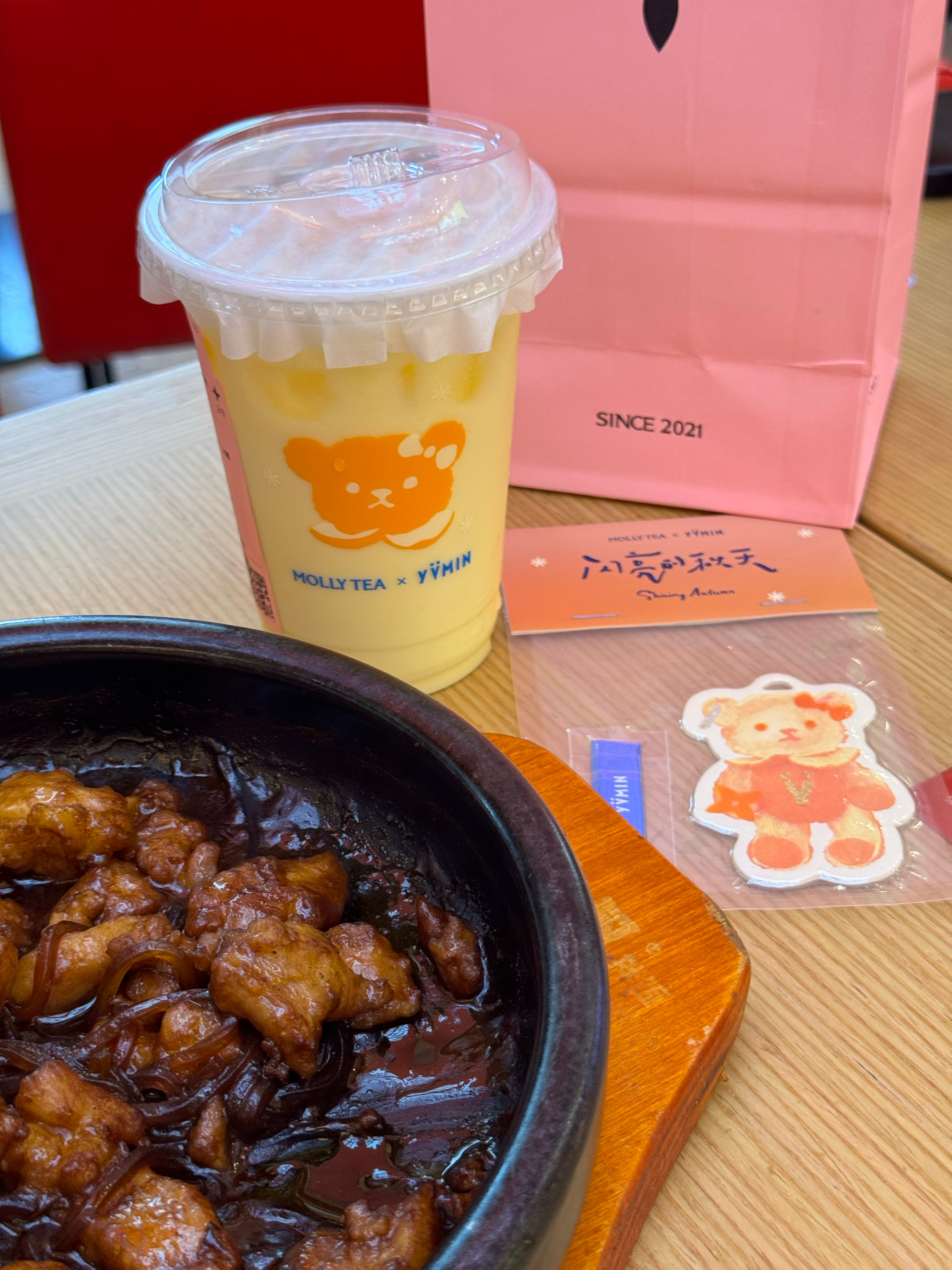 陪czb吃晚饭本来打算不吃了没忍住喝了两碗海带汤🥹吃完开始一起导合肥场大疆拍的