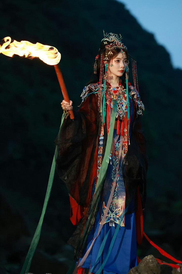 陈卓璇美成AI建模了 宣布陈卓璇是我的新晋壁纸女神！已经轻轻美成这样了，颜值天花