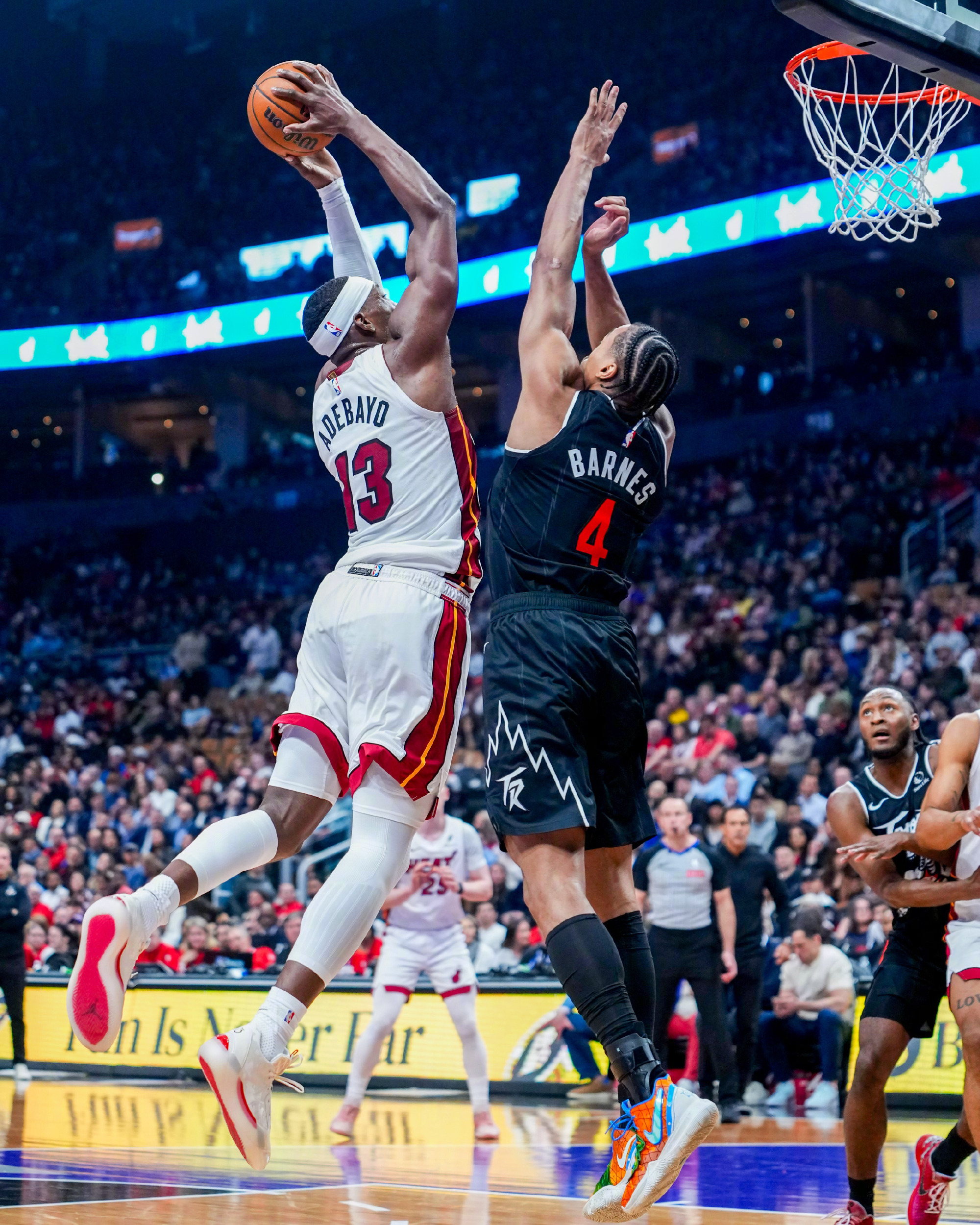 阿德巴约赛后表示：我们现在状态很糟糕，需要想办法竞争，拼下一场胜利---热火不敌