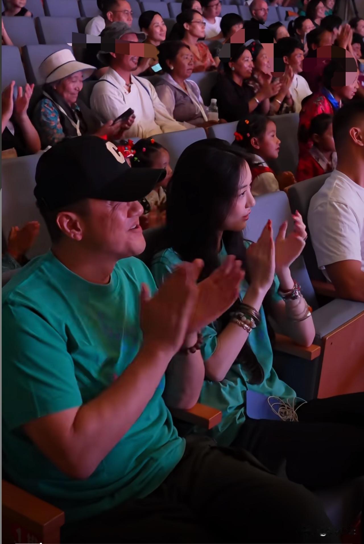 李嫣为父亲李亚鹏发声:我觉得我欠他的多过他欠我的。

不是每一个人都能把自己的演