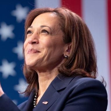 美国前副总统哈里斯直接开撕！卡玛拉·哈里斯1月3日发文表示，特朗普在委内瑞拉的行