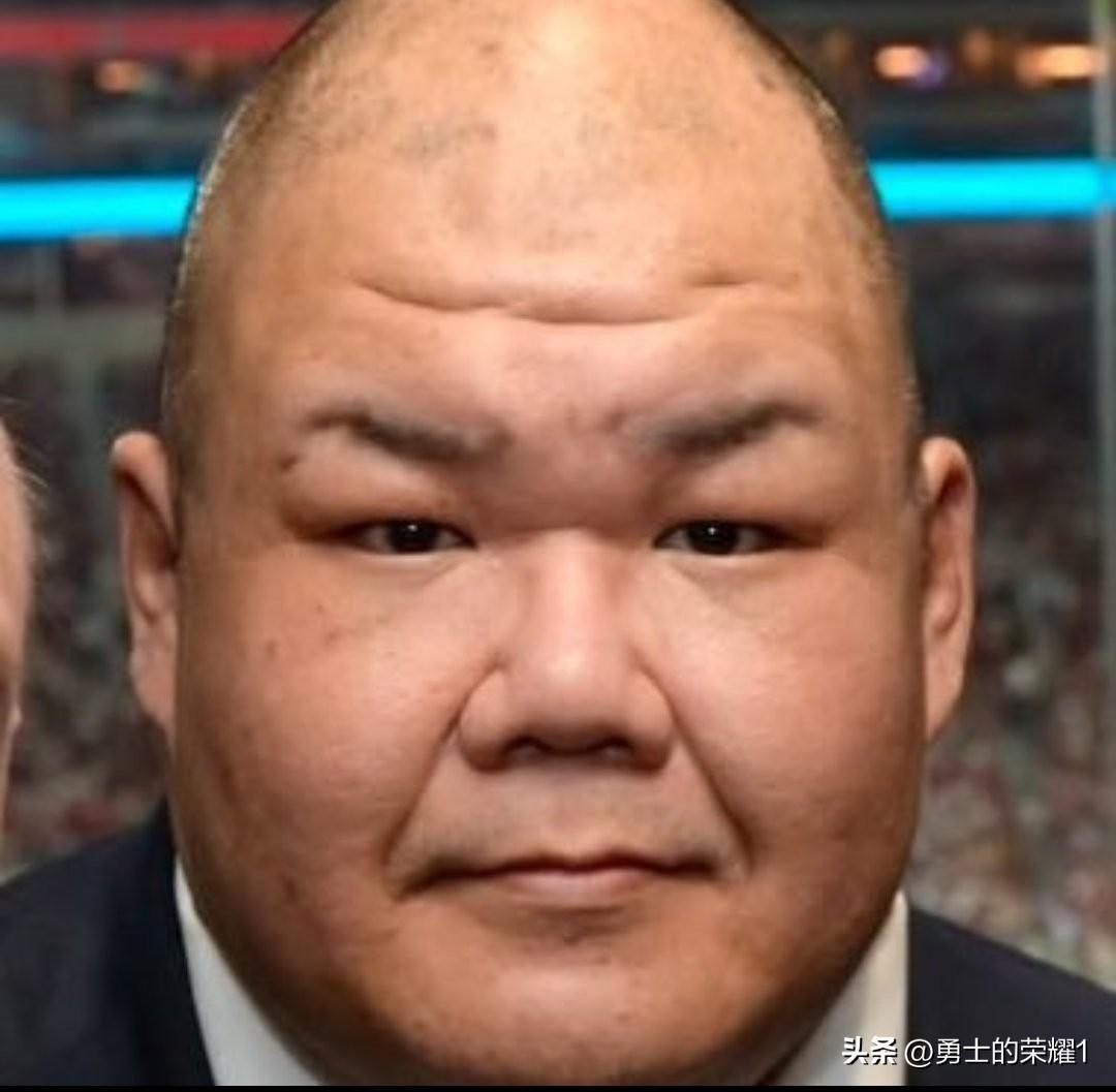 美国总统助理兼白宫通讯主任史蒂文张，此人很熟悉孙子兵法，为特朗普团队出谋划策。