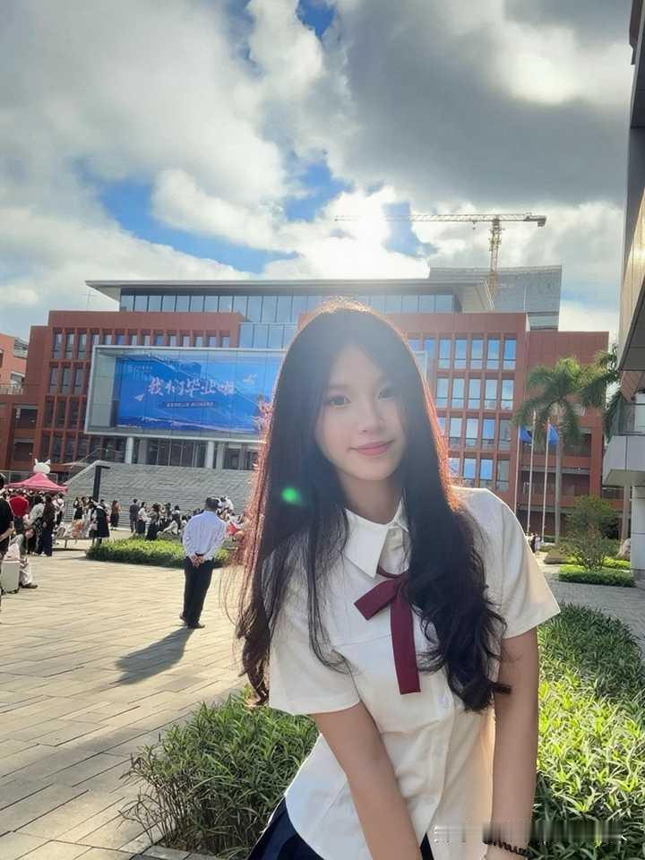 想和大叔谈恋爱正常吗?
今年20…疯狂迷恋大叔 同龄人给我的感觉总是青涩带着幼稚