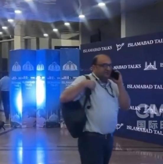 无论怎么谈，伊朗的底线：一是守住浓缩铀。二是撑控海峡。否则就连以色列都会天天骑你