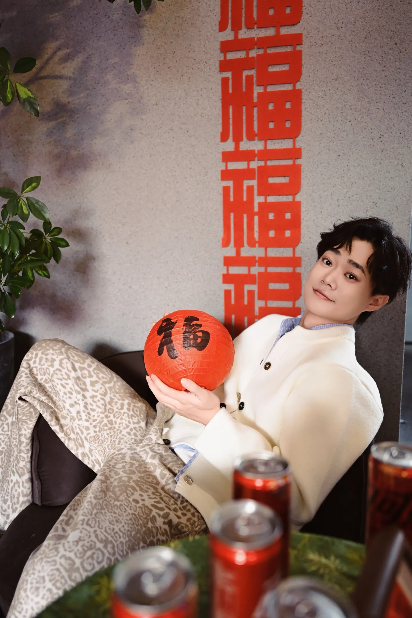 这帅小伙大家认识不？ 