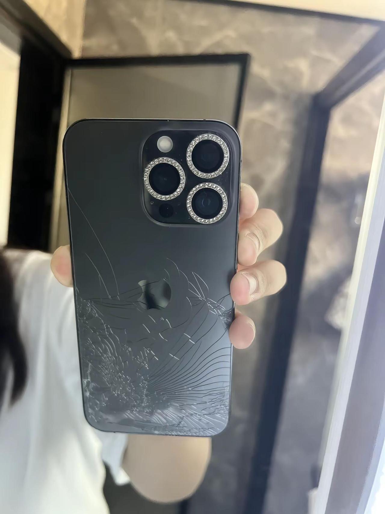 全体iphone用户降半屏默哀