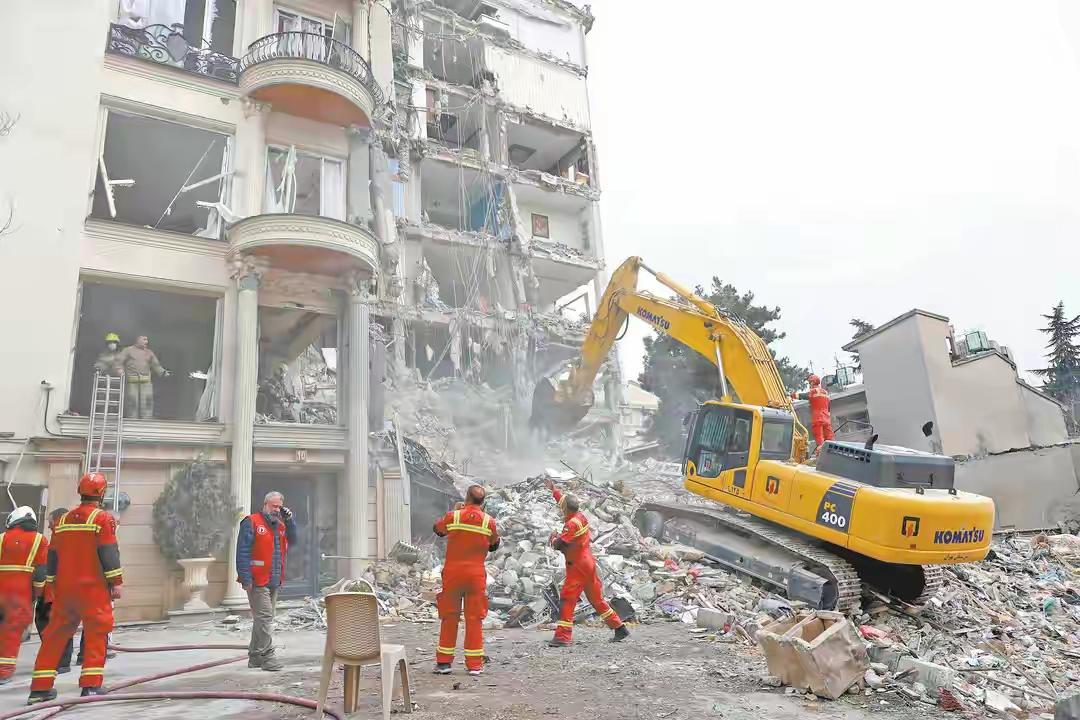 华盛顿“最后通牒”延期，德黑兰否认与美和谈，美“暂停打击”引发猜测
 
当地时间