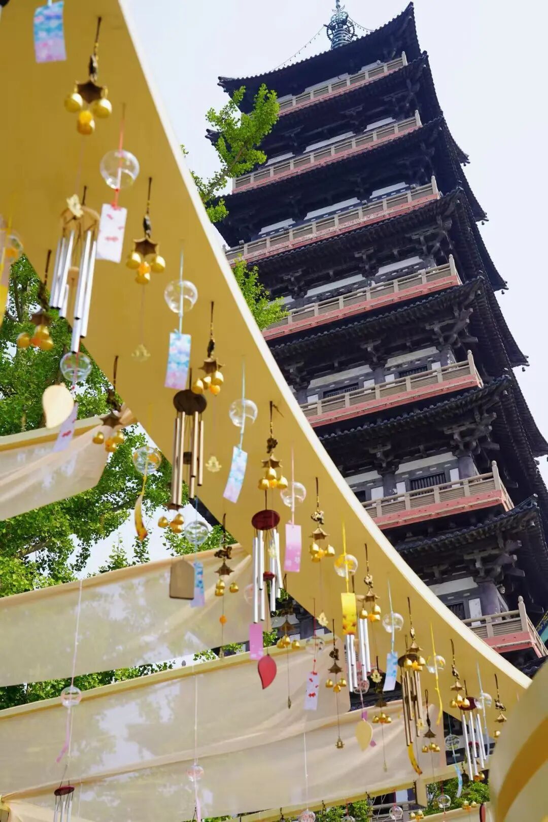 跟着苏超游江苏 【千年古刹 夏日禅音】2026大明寺风铃主题活动已经启幕，活动将