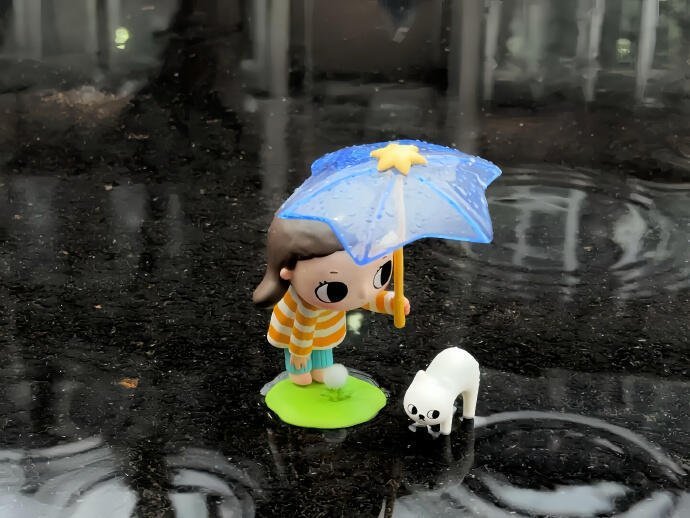 今天又是下雨天呢 但是又闷闷热热的