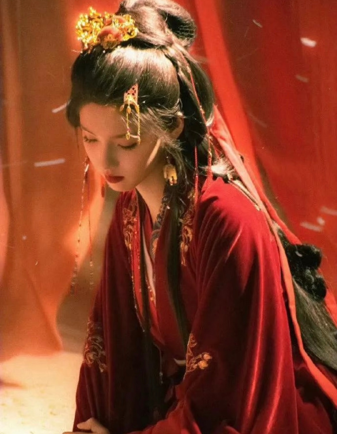 内娱请把古偶还给少男少女真少女艾米演古偶完全是水蜜桃来的！胶原蛋白满满！萌艾米
