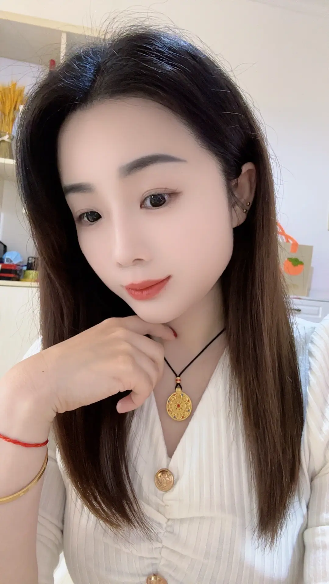从今以后，我就珍惜两种人，一种是没有义务 却陪着我的人，一种是没有利益...