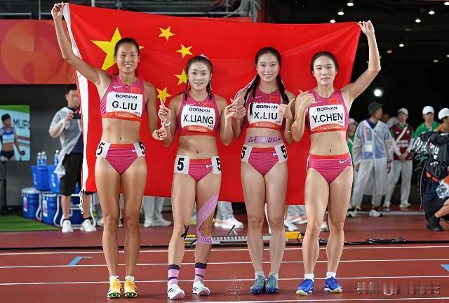 亚运三金一银，
记者把话筒递到陈妤颉嘴边，
她来一句：你让他们说吧，我单项的时候