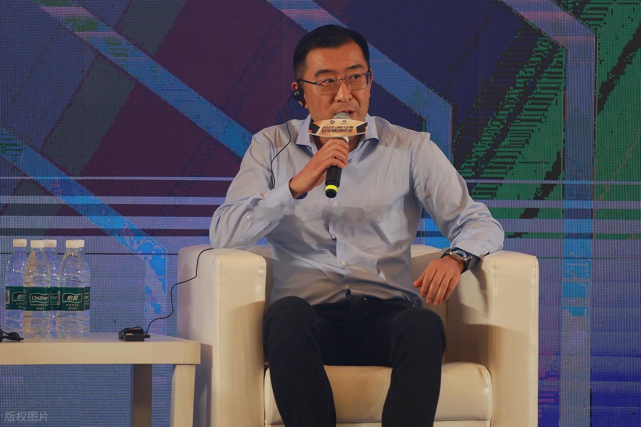 据了解，在对阵町田之前，传闻谷际庆即将被调离申花董事长的位置，在申花结束冬训返回