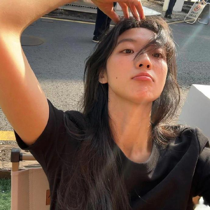 孙千 谁懂！！太吃这种松弛又灵动的颜了 