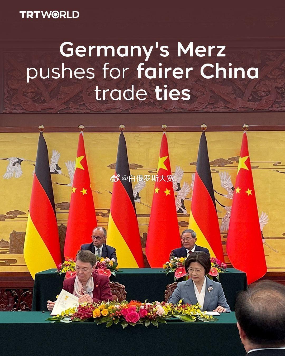 2月25日，中德签署的协议包括：中国国家电视台将继续转播德国足球甲级联赛和德国乒