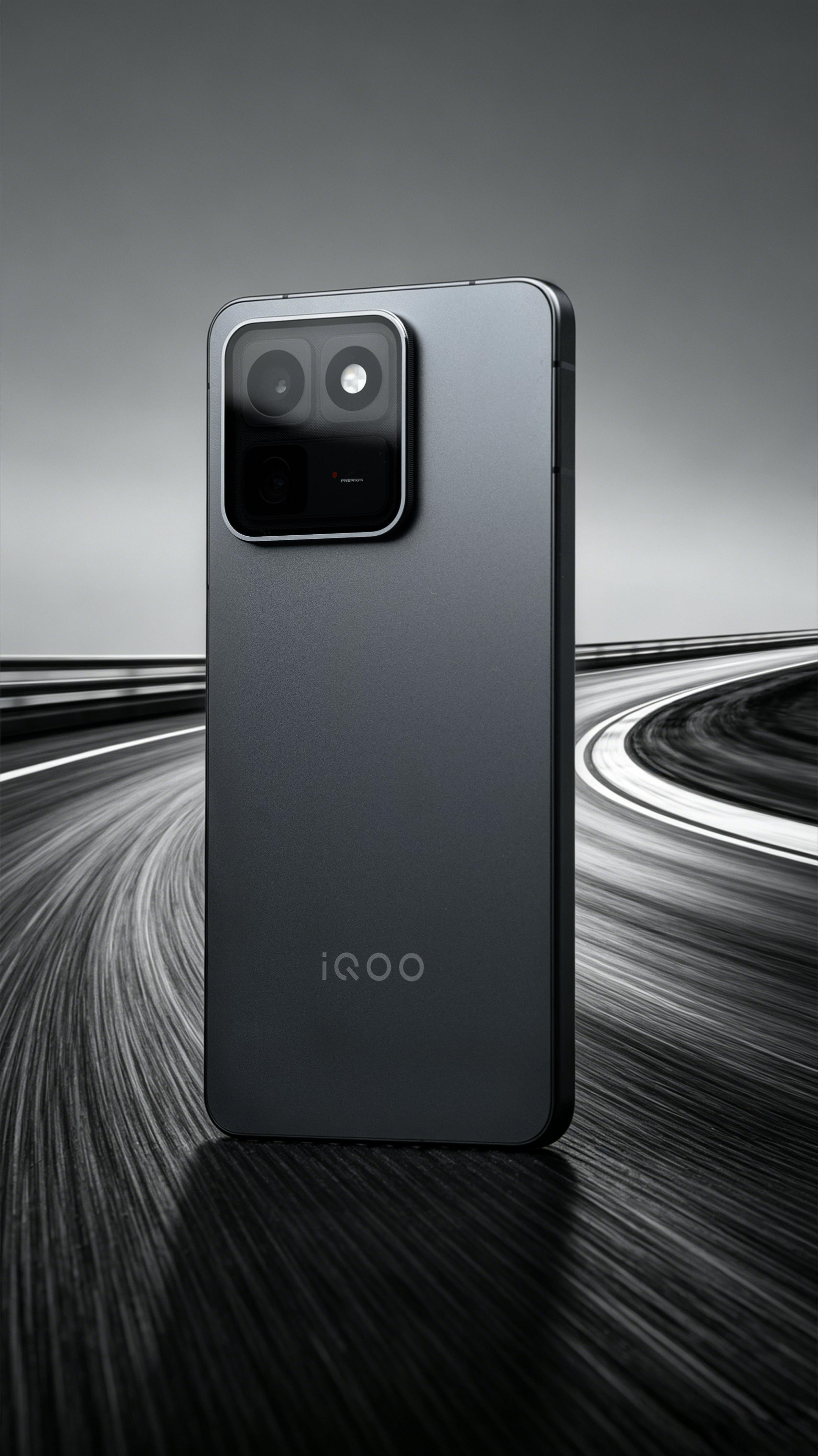 iQOO 15T赛道版这黑武士质感，帅不帅？iQOO15T外观iQOO15T