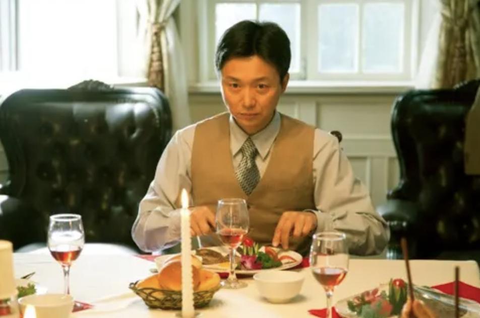 总有人说，我们这一生，终究都活成了欧阳毅。
年少傲气的欧阳毅，像极了青涩校园里的