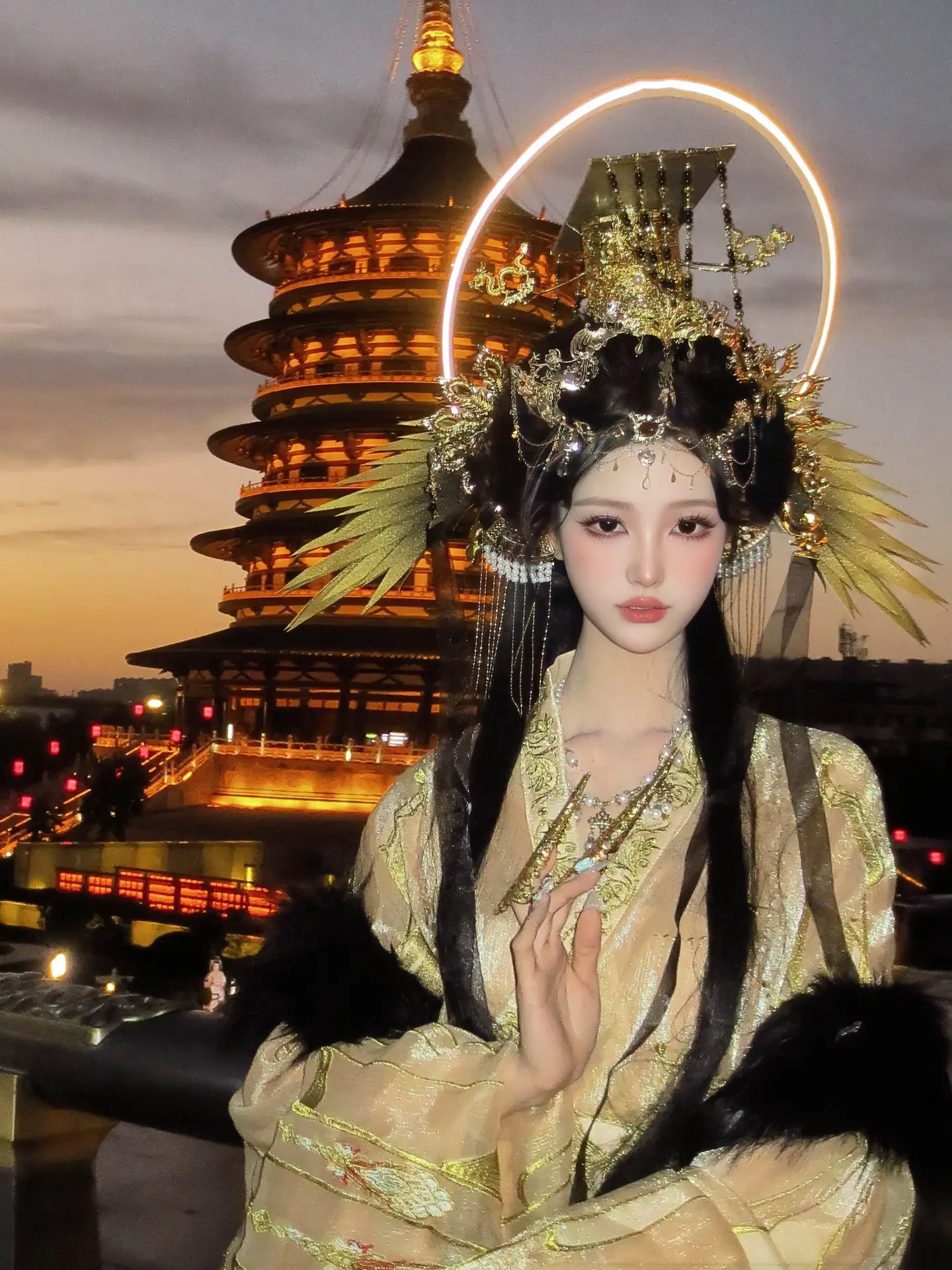 日月当空，照临下土。