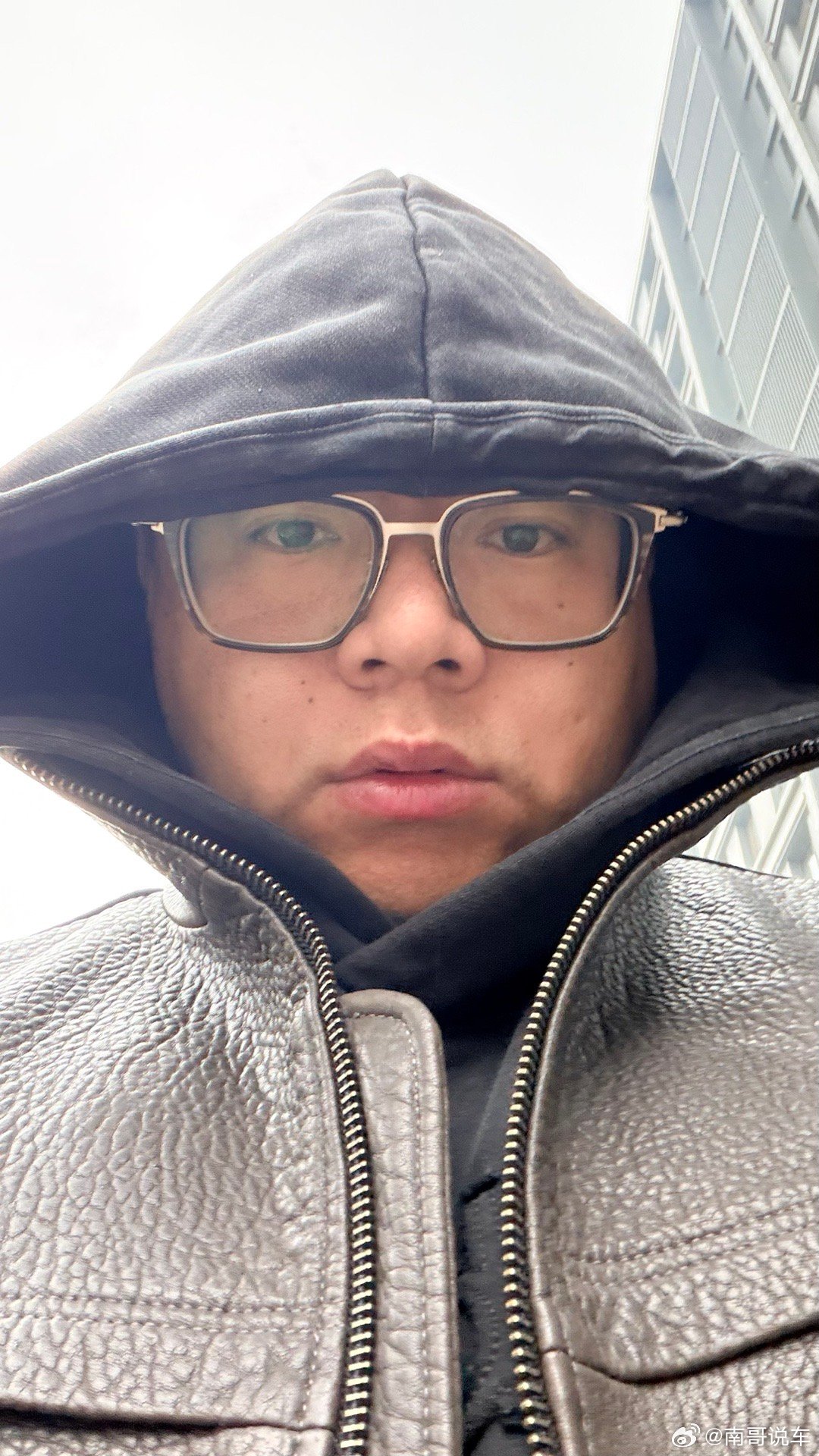 皮衣防雨吗？？我没伞 