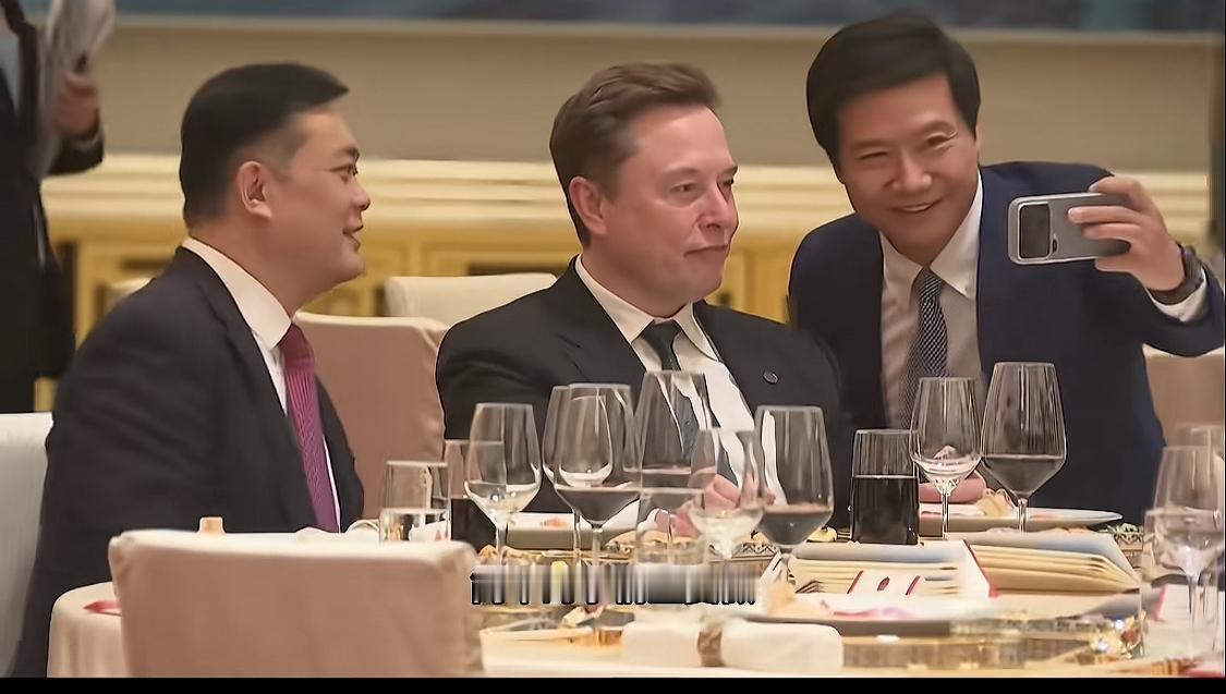 中国酒文化，马斯克来了，也得直呼气。怪不得刘强东说比营销谁也干不过雷总，他每次大