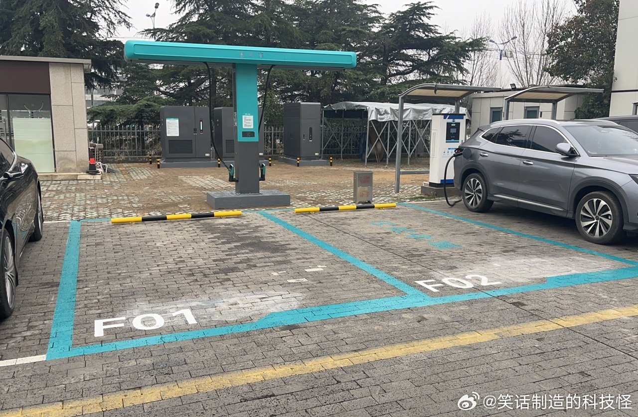 【比亚迪闪充站建设真的猛比亚迪闪充5分好9分饱3分寒】  2026年春节刚过，比