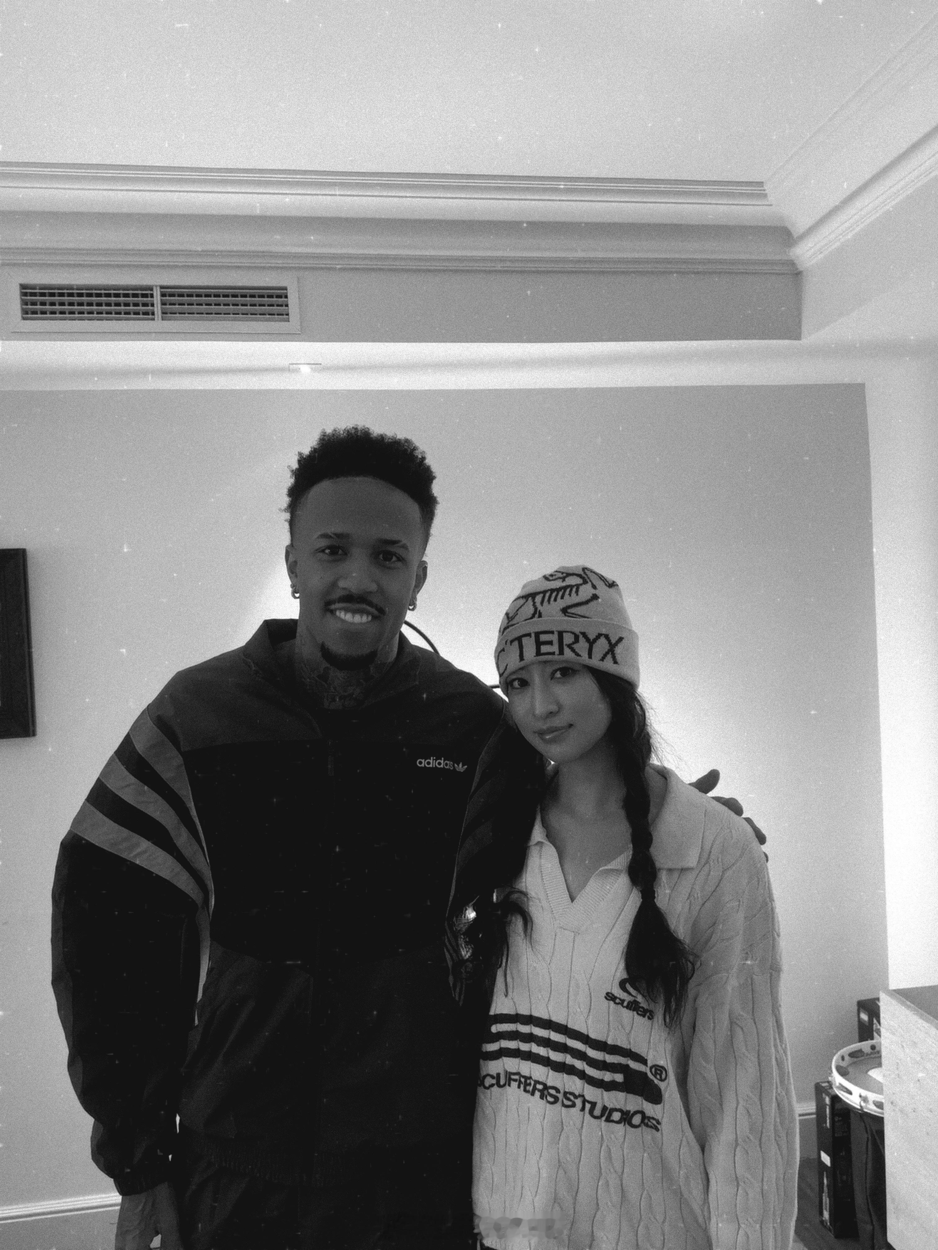 家访日记之米利唐第一次去米利唐家，一进门的最大感受就是他家很有烟火气，有很多他的