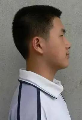 为什么中学生会有学霸头一说？对应的长发就是学渣头。不是说留个短发就是学霸，而是学