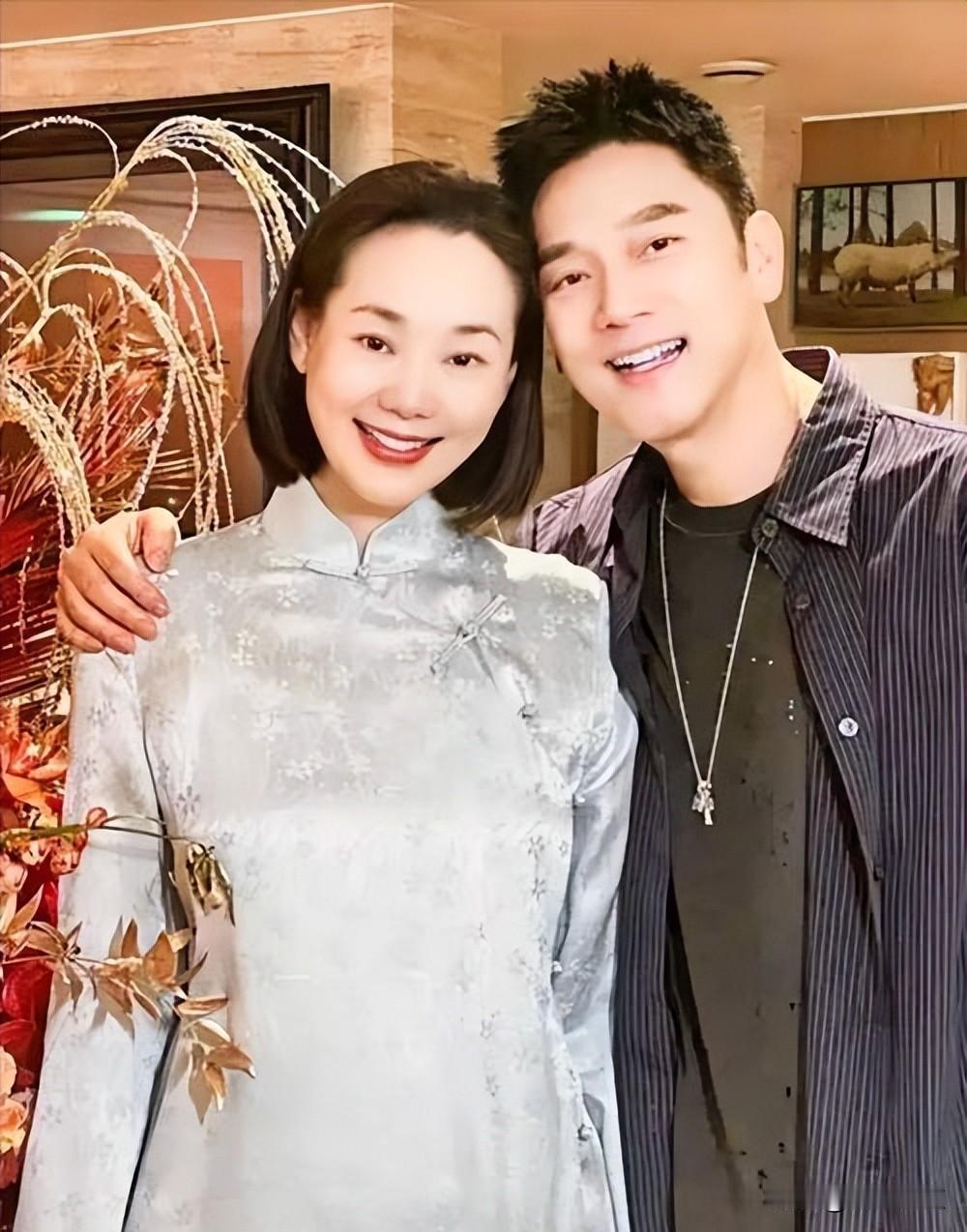 儿子恋情曝光，母亲西华浮现，从选美亚军到庄园女主人一场豪赌。
最近林子濠和超模陈