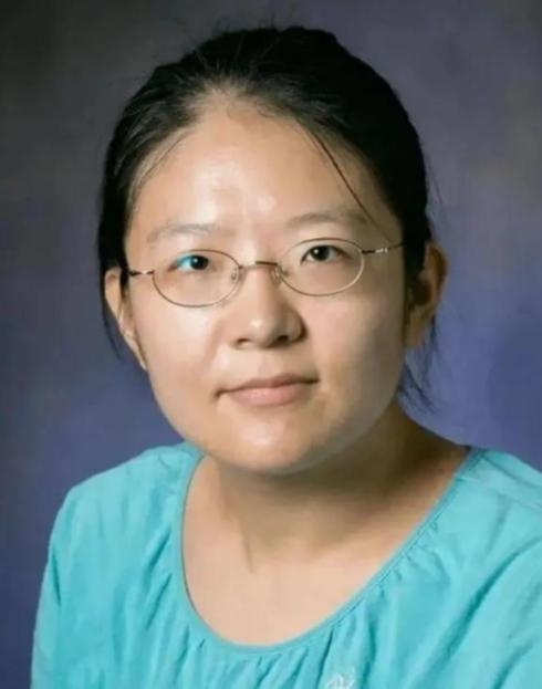 广州一女教授在985任教3年，每次课上都没几个人上课，最终因考核不过惨遭辞退，万
