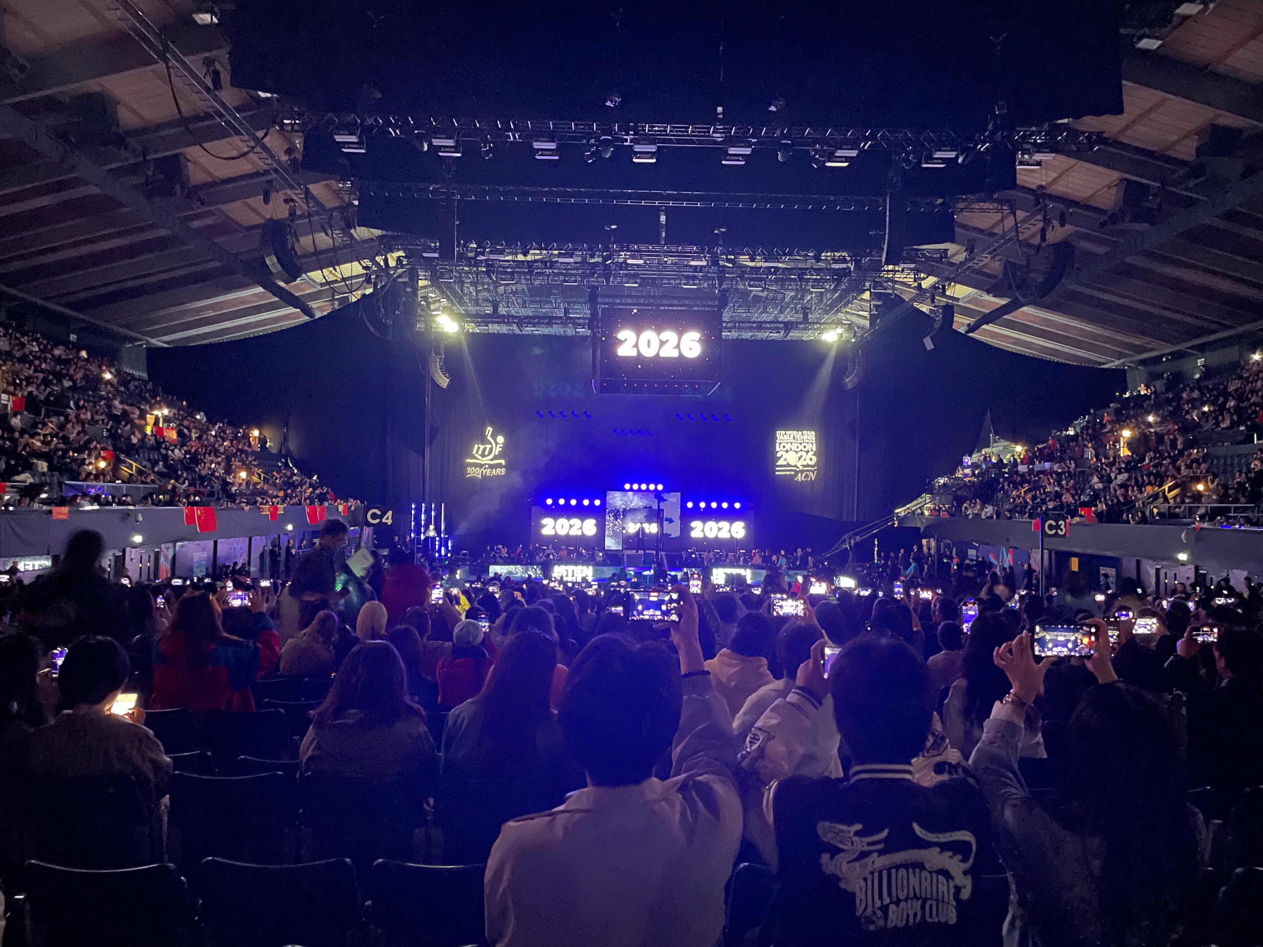 2026伦敦世乒赛 感觉在看一场演唱会，记者席就是内场后排。国乒女团vs日本女团