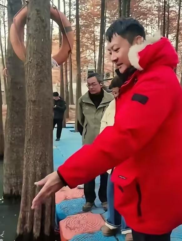 有网友看了宋先生的感谢视频，觉得太戳心了，说“那一刻印小天身上像有光，是实实在在