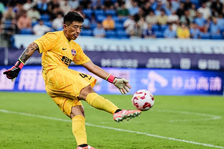 28岁中超主力门将退役 郭全博发文：别瞎猜了 不是严重近视 没踢过假球 单纯不想