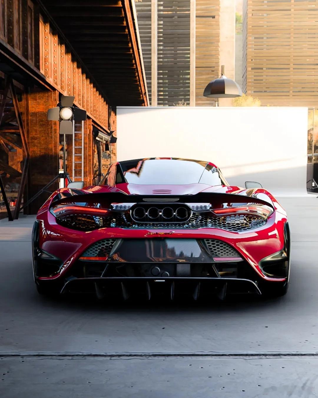 猩红战甲，碳黑锋芒迈凯伦765LT的赛道灵魂，在落日里直接杀疯了🔥四出排气一响