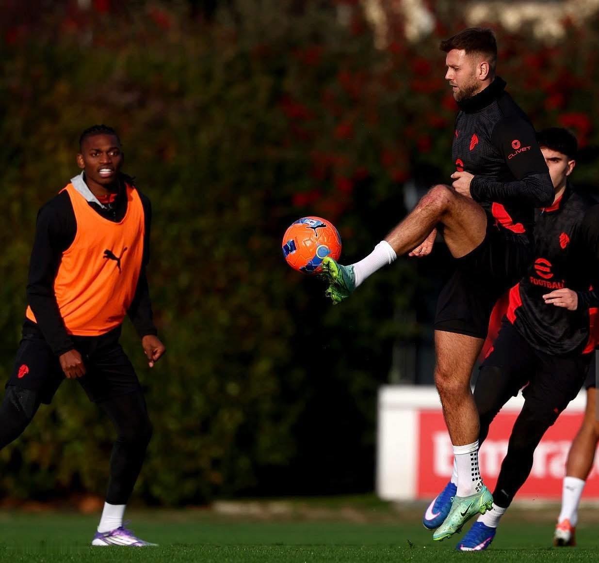 32歲德國前鋒富卻治（Niclas Füllkrug） 喺得到韋斯咸同意下，尋日