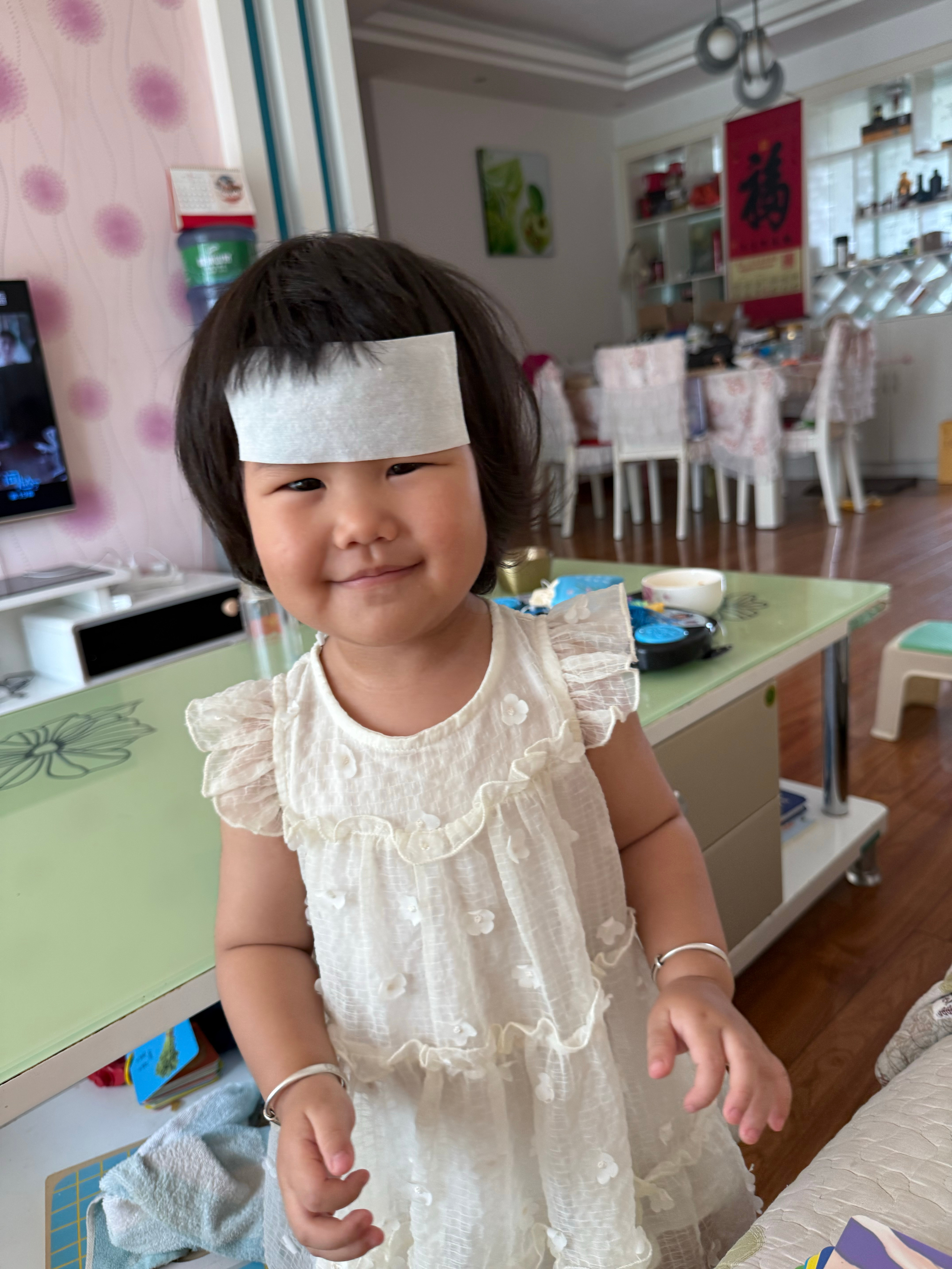 她非要贴 