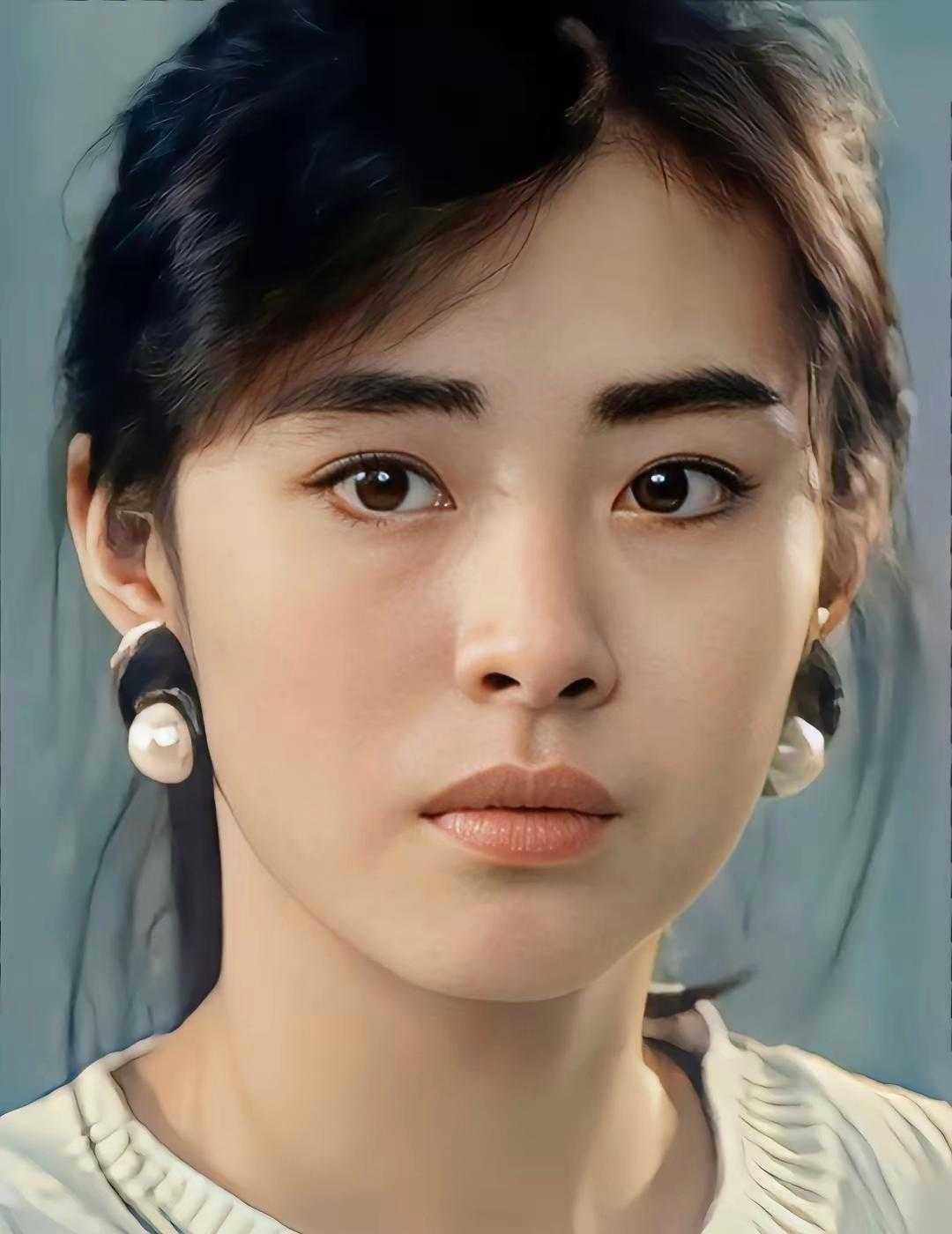 她这个五官为什么这么耐看？