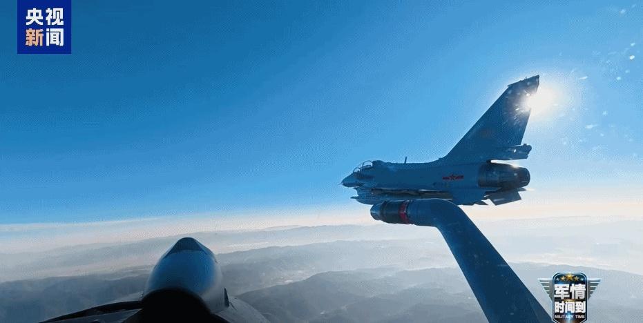 00后飞行员参演！近距缠斗、超视距较量 直击对抗演习现场 ​​​