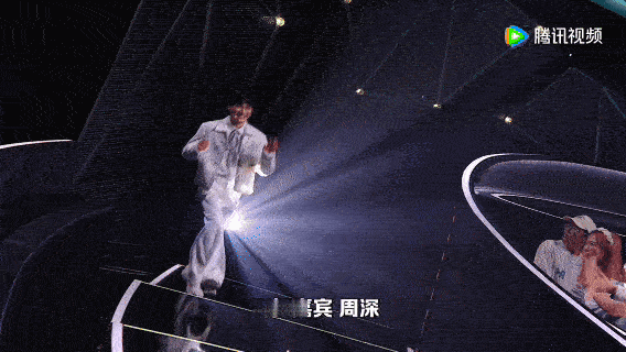 终于等到周深讲脱口秀了脱口秀和Ta的朋友们 终于等到周深讲脱口秀了，这节奏感简直